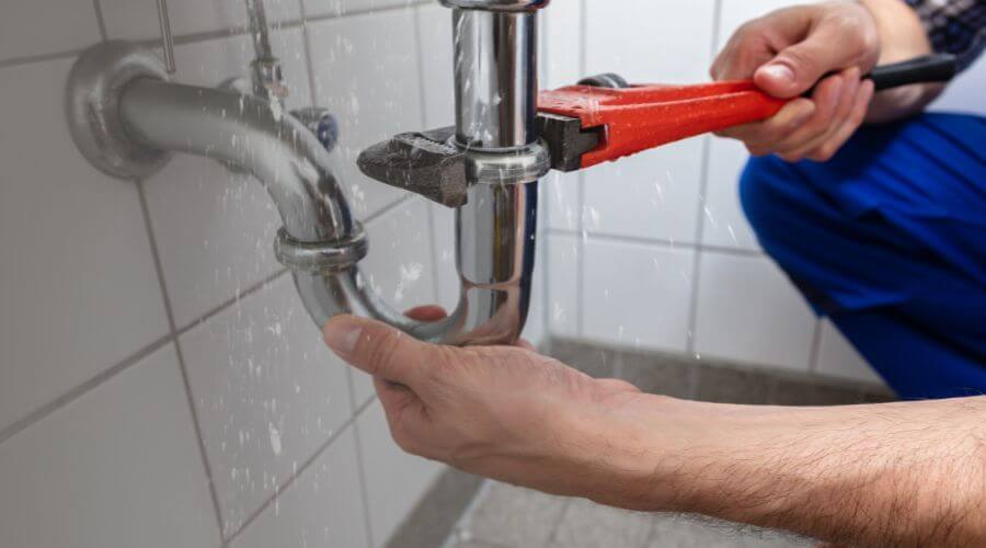 Expert burst pipe repair services in Peck, MI